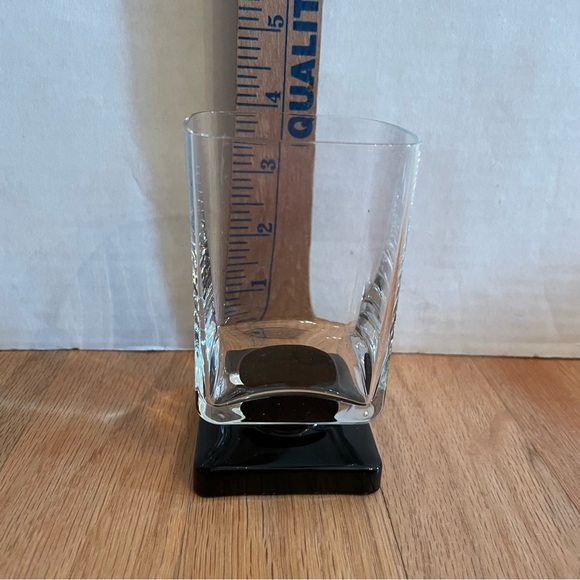 Vintage set of 4 square pedestal bottom glasses - Picture 5 of 9
